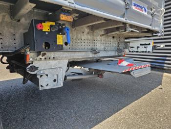 SCB*S3 / TAIL LIFT -LBW / LIFT AXLE